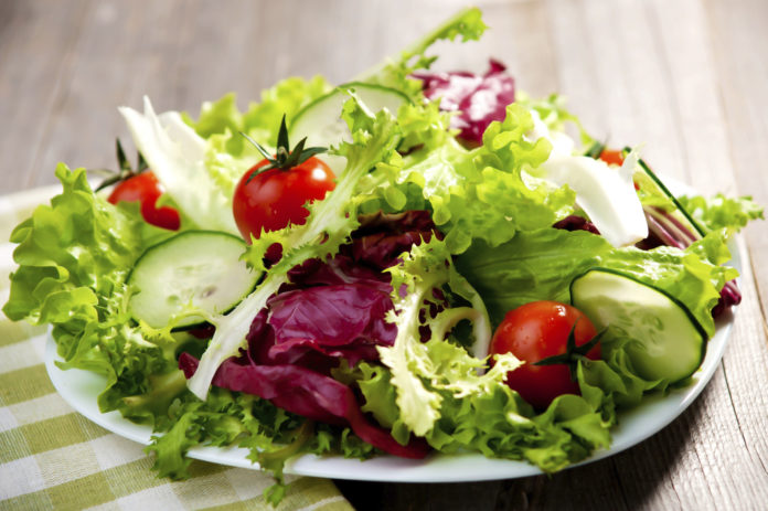 Salade en sachet ou salade fraîche : laquelle choisir ?