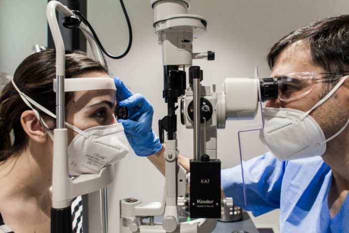 Journée mondiale de la vision : dix ophtalmologistes promeuvent un décalogue pour la santé oculaire

