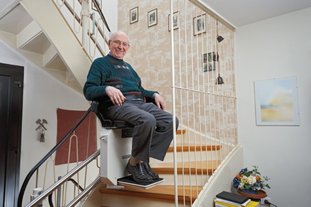 monte-escalier pour personnes âgées