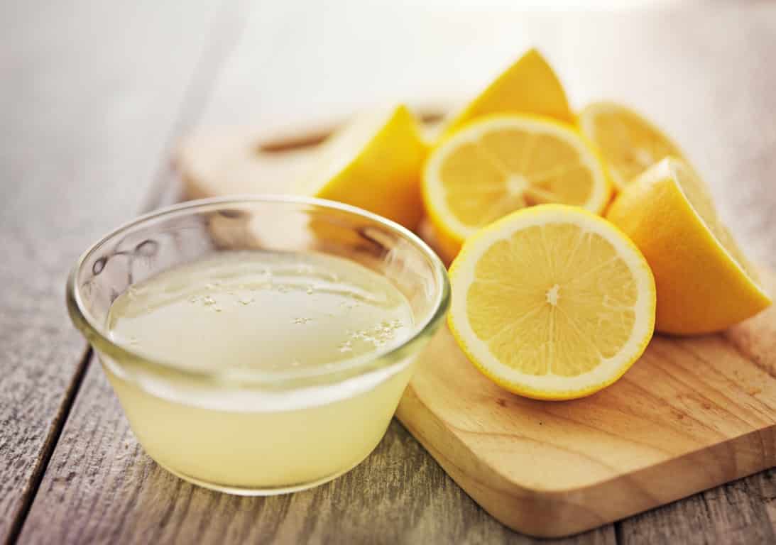Utiliser du jus de citron fraîchement pressé