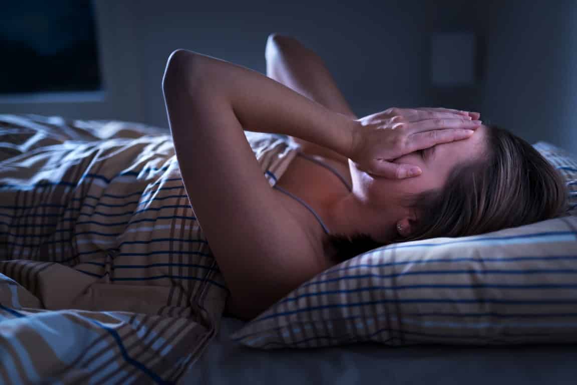 Manquer de sommeil peut être une conséquence de la fatigue et du froid